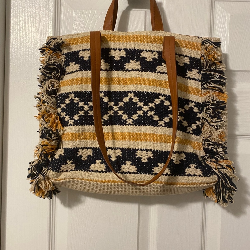 Universal Thread- Stylish Woven Tote